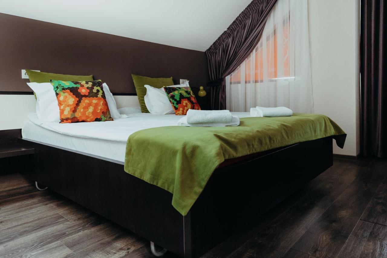 Popasul Transilvania Piatra Fantanele Ngoại thất bức ảnh