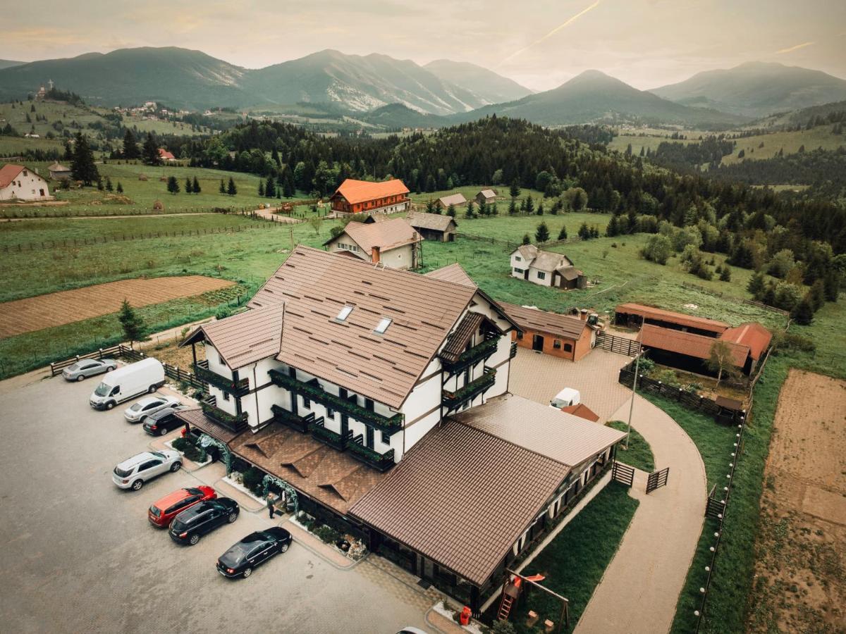 Popasul Transilvania Piatra Fantanele Ngoại thất bức ảnh